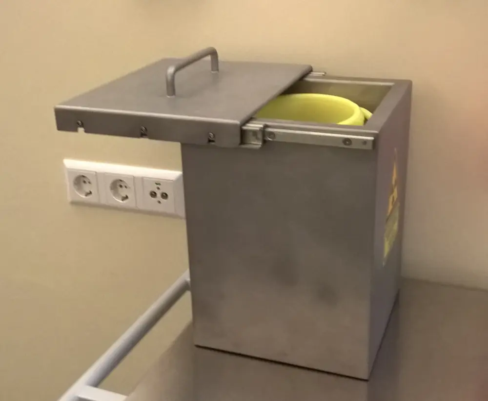 Britec waste bin for clean rooms